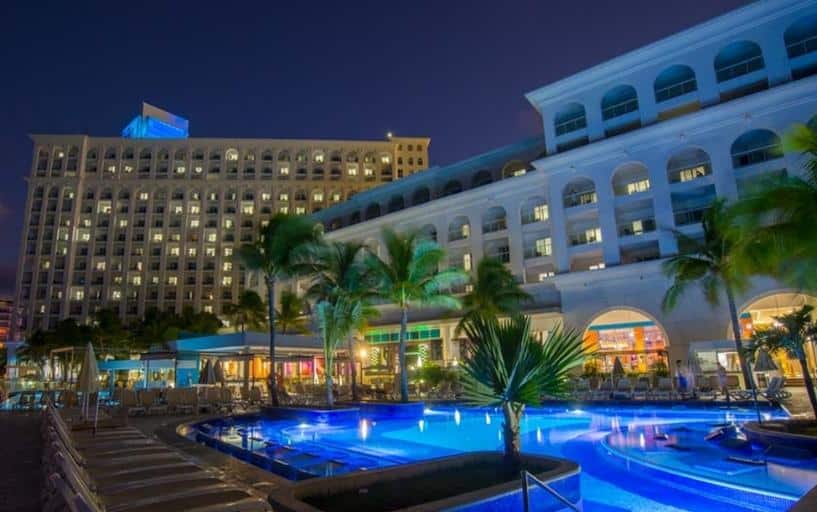 Hotel Riu Cancun Party Resort - Four Season Travel