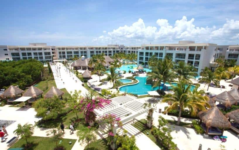 Cancun Top Family Resorts - travelfourseason.com